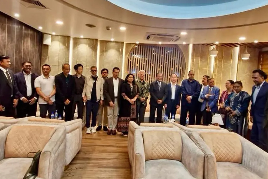 চীন সরকারের আমন্ত্রণে বেইজিংয়ে গেলেন বিএনপির প্রতিনিধি দল