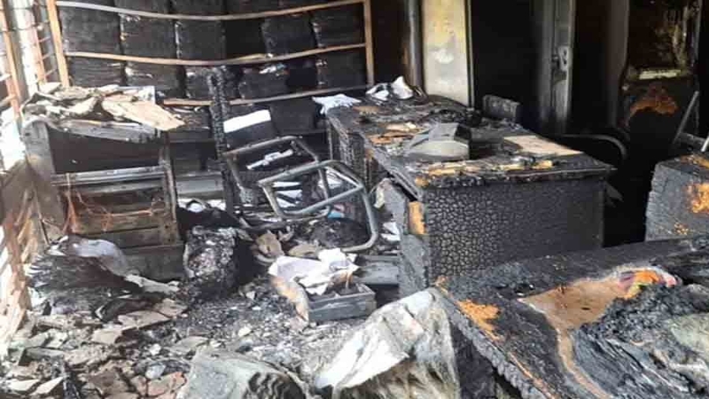 বরগুনায় নির্বাচন অফিসে আগুন