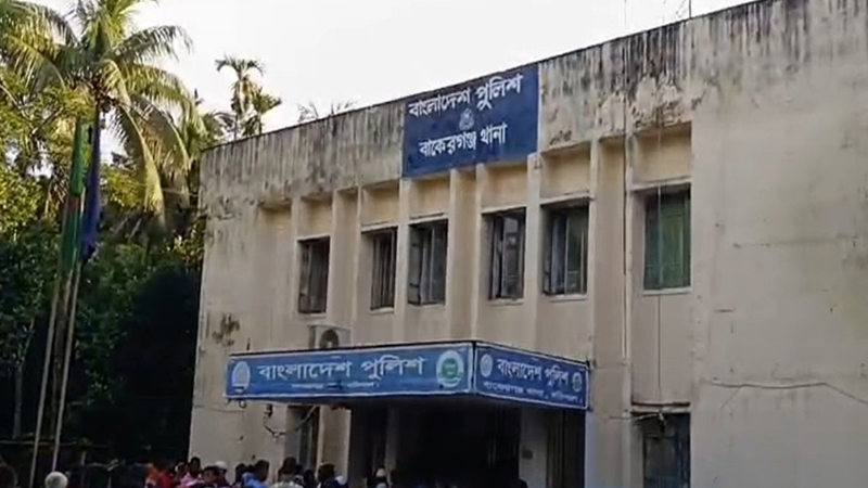 মাদকাসক্ত সন্তানকে হত্যার পর আত্মসমর্পণ করলেন বাবা-মা