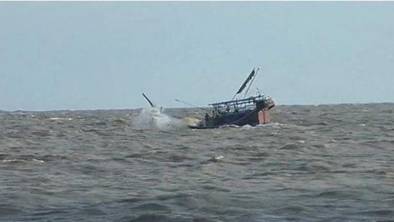মেঘনায় ট্রলারডুবিতে নিখোঁজ ১৯ জন