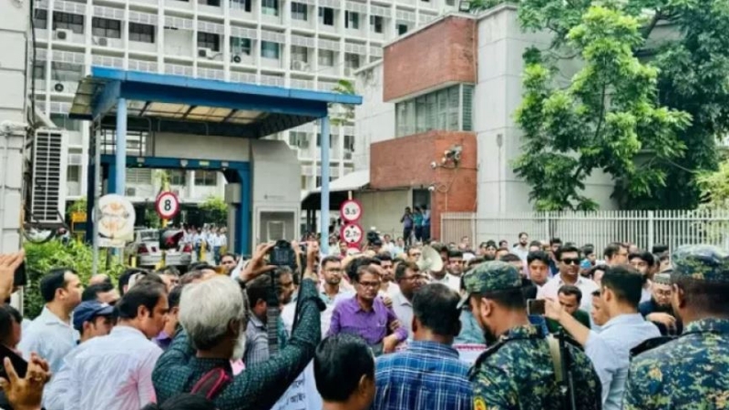 সরকারি চাকরি অধ্যাদেশ বাতিল না হলে কঠোর আন্দোলন