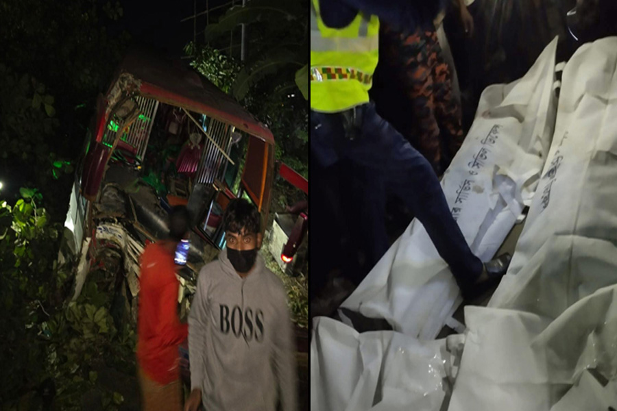 চট্টগ্রামে বাস-ট্রাকের সংঘর্ষে নিহত ৪, আহত ২০