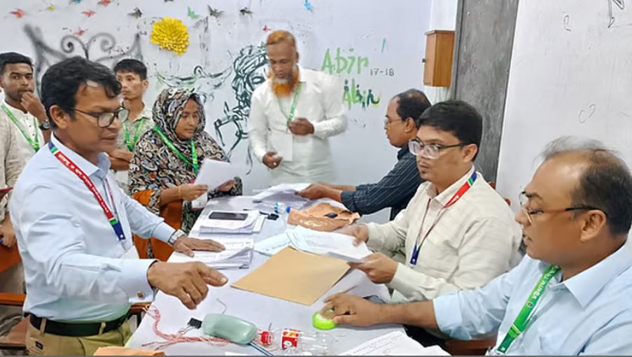 চাকসুর ভোটগ্রহণ শেষ, অপেক্ষা গণনার