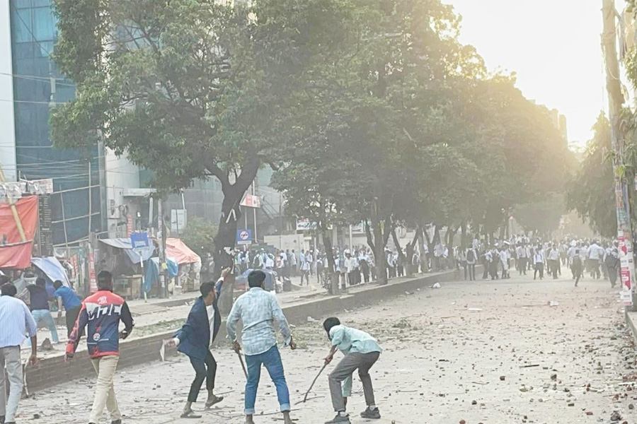 ঢাকা কলেজ ও সিটি কলেজের শিক্ষার্থীদের মধ্যে সংঘর্ষ