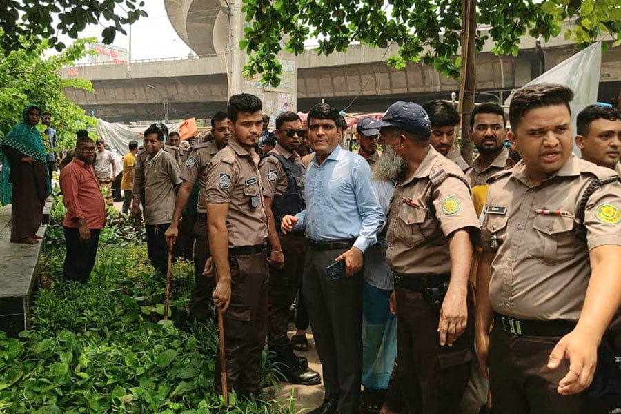 যাত্রাবাড়ীতে ডিএসসিসির উচ্ছেদ অভিযান