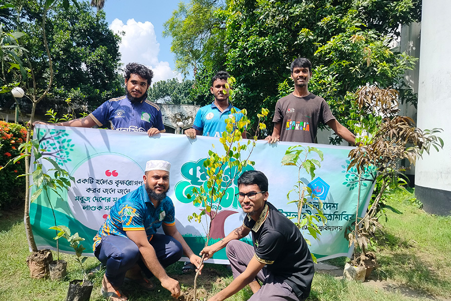 ইবি'র সাদ্দাম হলে ছাত্রশিবিরের বৃক্ষরোপণ কর্মসূচি