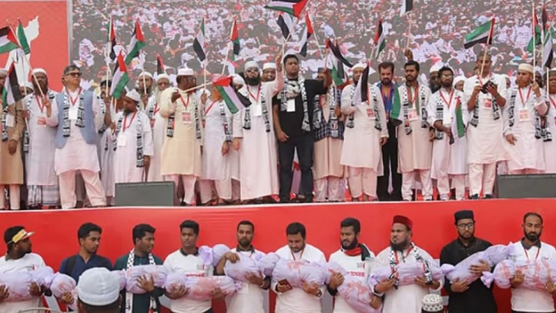 আলেম সমাজের কর্মসূচিতে মানুষের ঢল