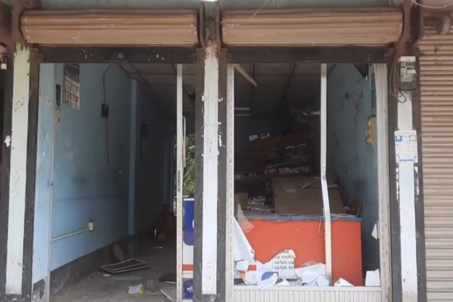 গৌরীপুরে যুবদল নেতার ব্যবসা প্রতিষ্ঠানে হামলা