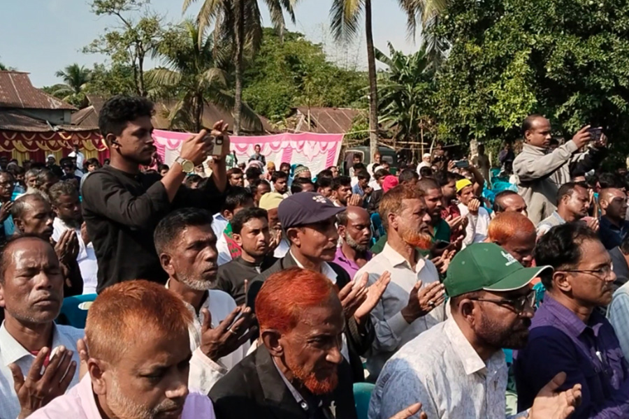 গৌরীপুরে বেগম খালেদা জিয়ার সুস্থতা কামনায় দোয়া মাহফিল