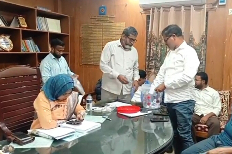 গৌরীপুরে আমন ধান সংগ্রহে কৃষক নির্বাচন লটারি অনুষ্ঠিত