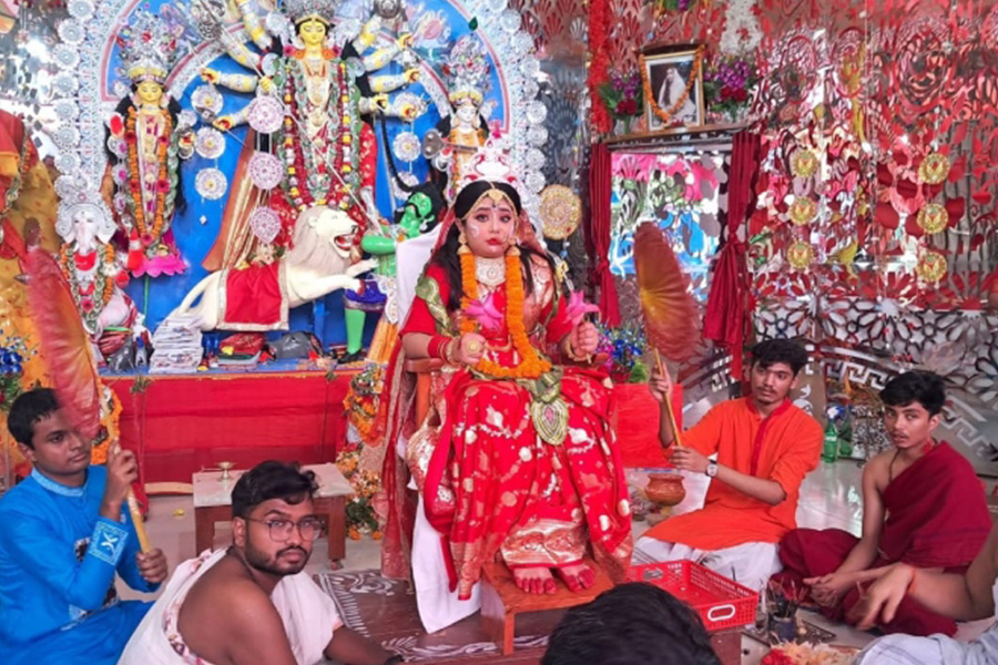 গৌরীপুরে মহাঅষ্টমীতে ৫৫টি পূজামণ্ডপে কুমারী পূজা সম্পন্ন