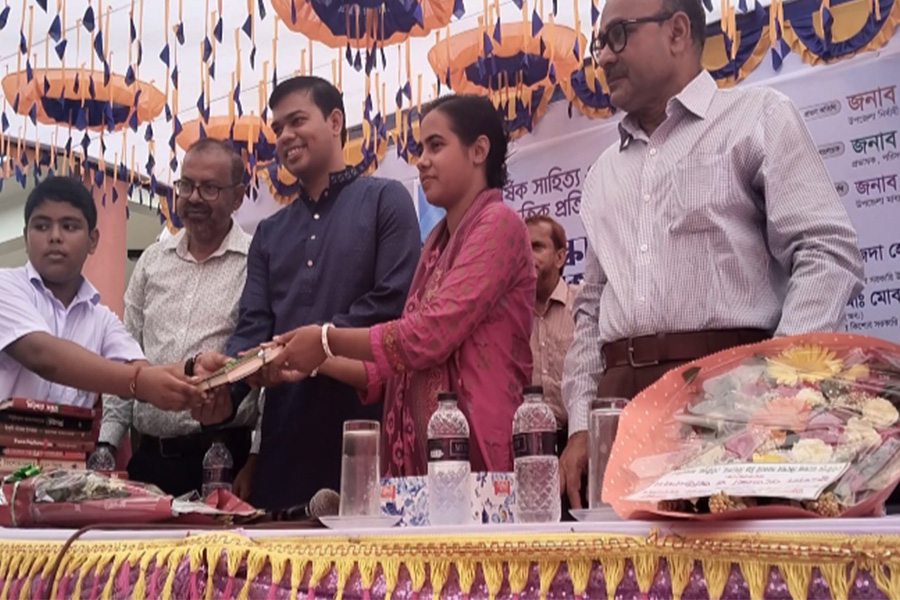 গৌরীপুর বার্ষিক সাহিত্য ও সাংস্কৃতিক প্রতিযোগিতার পুরস্কার বিতরণী