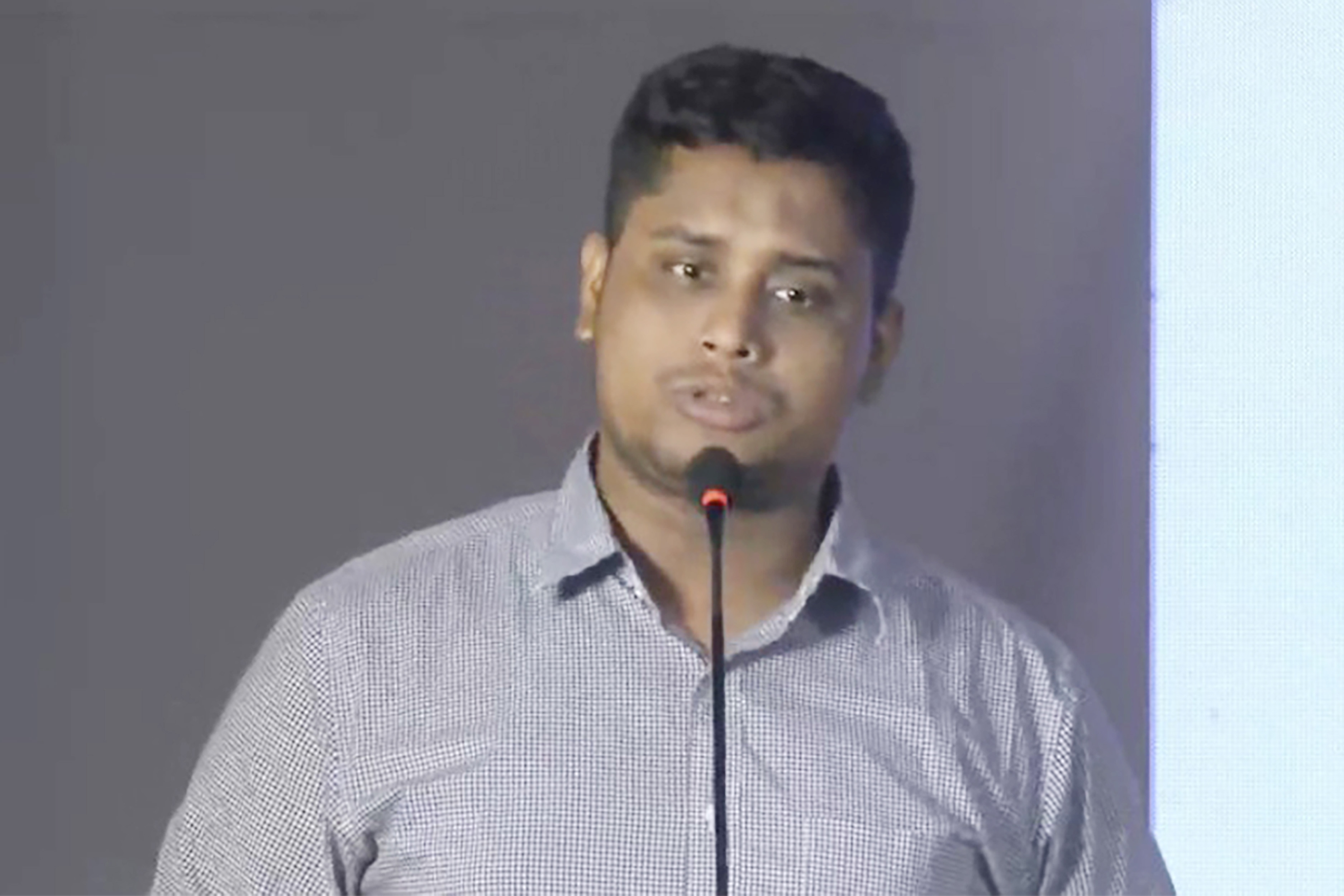আওয়ামী লীগ একটা মরা হাতি: হাসনাত আবদুল্লাহ