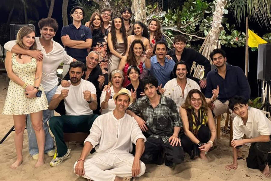 গুরুত্বপূর্ণ মানুষদের নিয়ে হৃতিকের ব্যতিক্রমী জন্মদিন উদযাপন