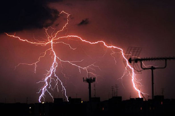 সাত জেলায় বজ্রপাতে ১৪ প্রাণহানি