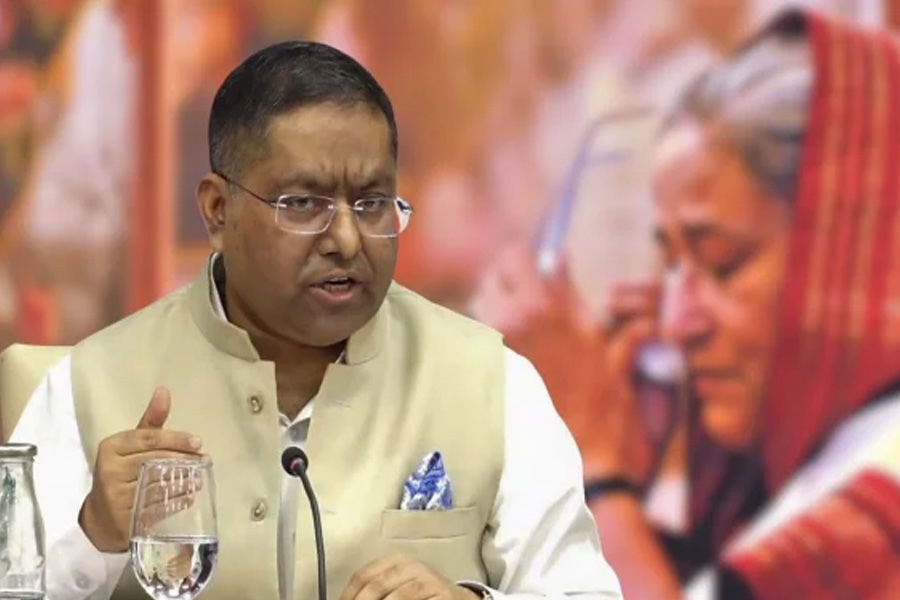 শেখ হাসিনাকে প্রত্যর্পণের অনুরোধ পর্যালোচনা করা হচ্ছে : ভারত