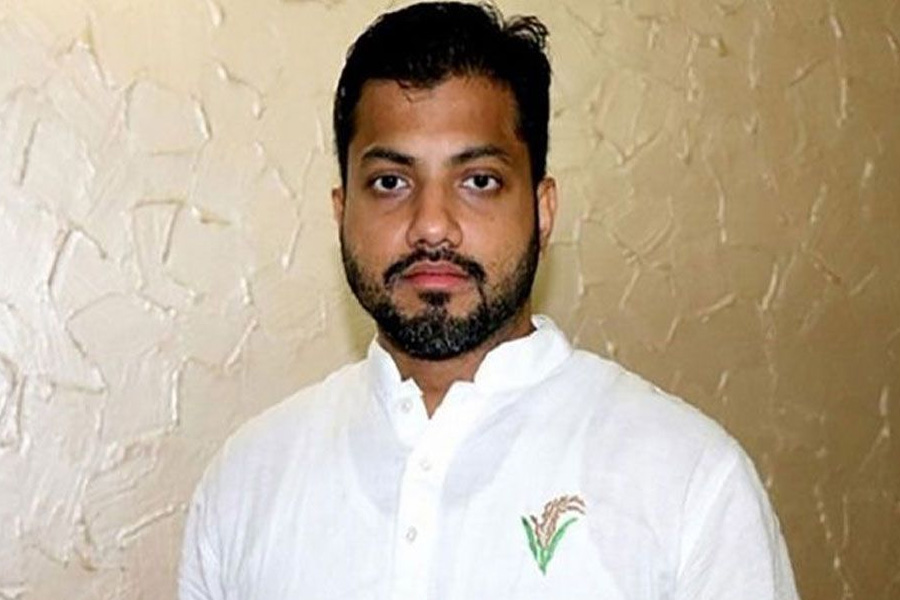 খোকার রক্তাক্ত ছবি পোস্ট করে ইশরাকের প্রশ্ন, ‘তখন ৭১-এর অবমাননা হয় নাই?’