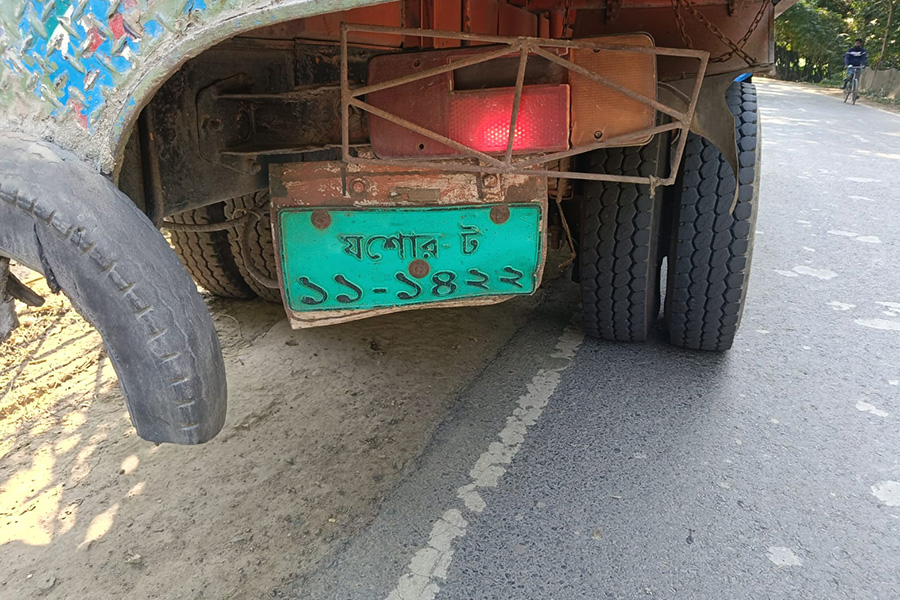 চৌগাছায় সড়ক দুর্ঘটনায় স্কুল শিক্ষক নিহত