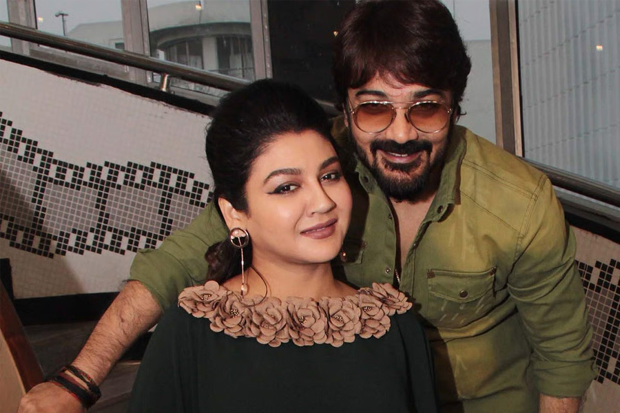 প্রকৃতি যেন জয়াকে আলাদা করেই গড়ে তুলেছে