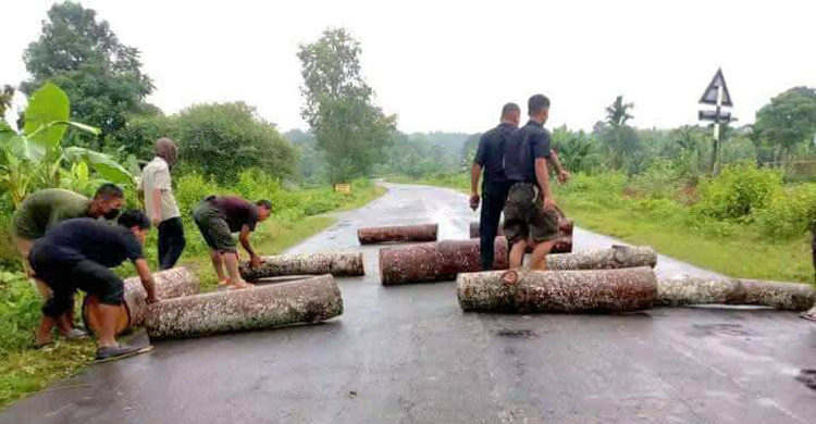 খাগড়াছড়িতে তিন পাহাড়ি সংগঠনের অবরোধ