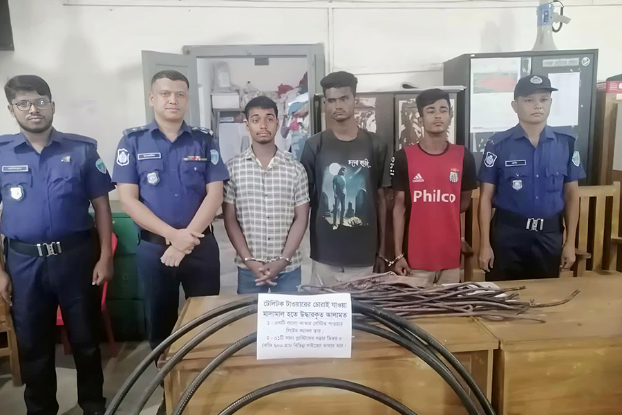 খাগড়াছড়িতে টেলিটক টাওয়ারে ১১ লাখ টাকার যন্ত্রাংশ চুরি, গ্রেপ্তার ২