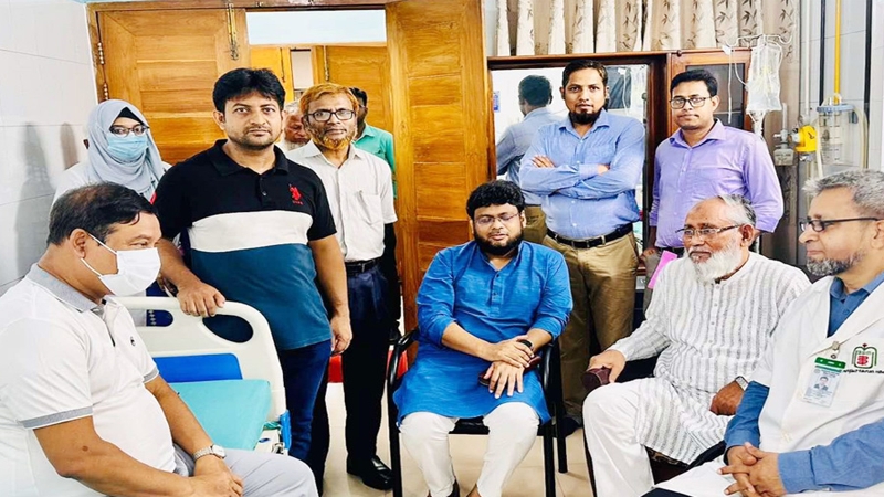 হাসপাতাল থেকে বাসায় ফিরলেন কাদের গনি