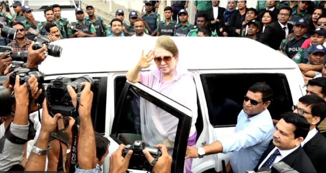 রাজনীতির প্রতি অনীহা থেকে জাতীয় ঐক্যের প্রতীক