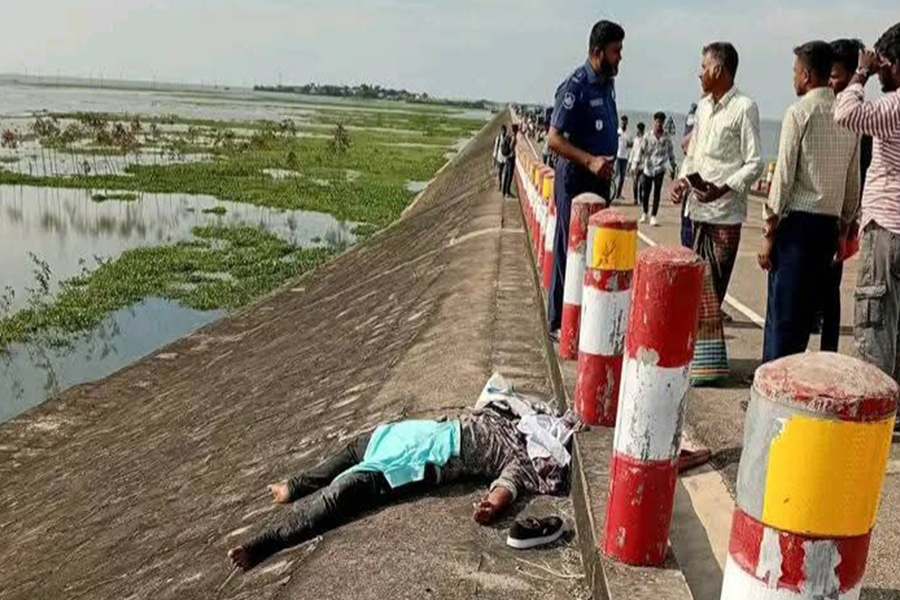 অষ্টগ্রামে বাইক দুর্ঘটনায় নিহত ১, আহত ২