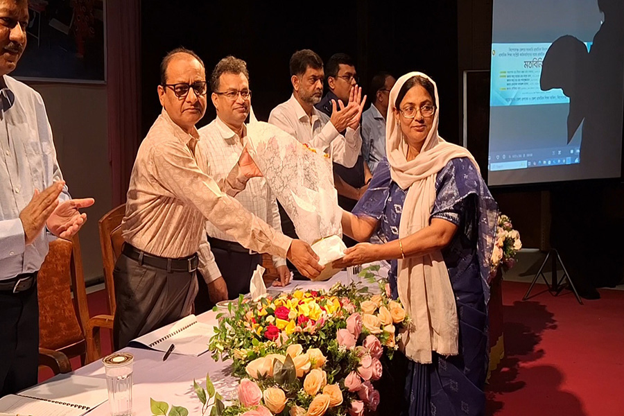 কিশোরগঞ্জে শিক্ষার মানোন্নয়নে প্রাথমিক ও গণশিক্ষা উপদেষ্টার মতবিনিময়