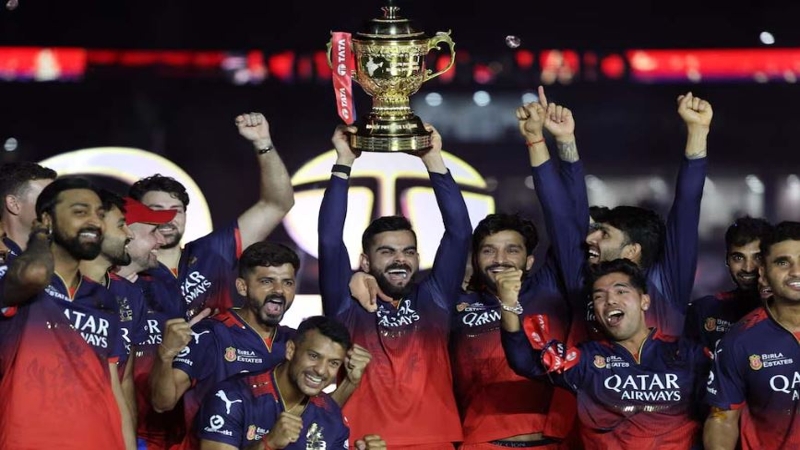 শিরোপা জিতল কোহলির বেঙ্গালুরু