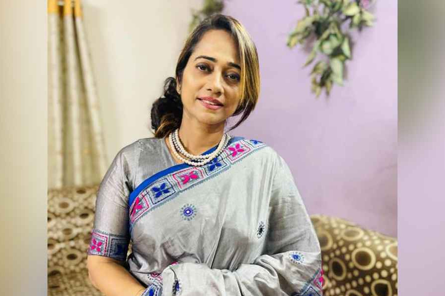 খুলনায় যুব মহিলা লীগ নেত্রী গ্রেপ্তার