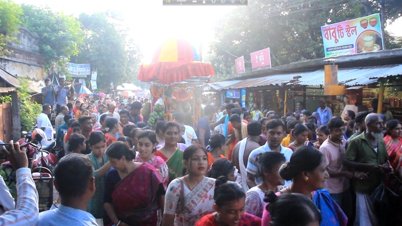 কুমারখালীতে উৎসবমুখর পরিবেশে রথযাত্রা অনুষ্ঠিত
