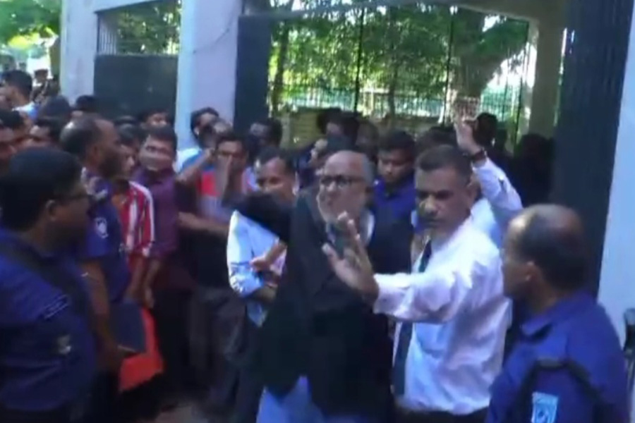 কুড়িগ্রামে সাংবাদিকদের উপর আক্রমণ