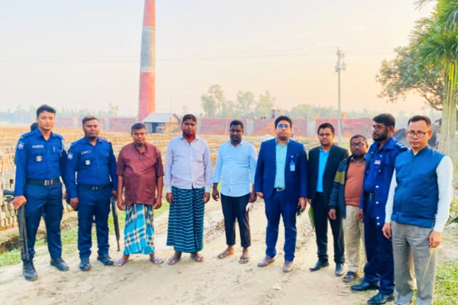 কুড়িগ্রামে অনুমতি ছাড়াই ইট প্রস্তুত, কর্তৃপক্ষকে ১ লক্ষ টাকা অর্থদণ্ড