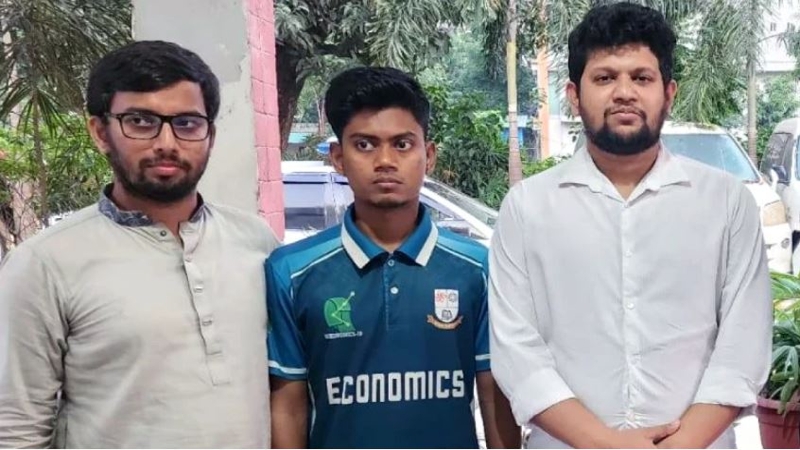 বোতল নিক্ষেপকারী ওই শিক্ষার্থীকে ছেড়ে দেওয়া হয়েছে