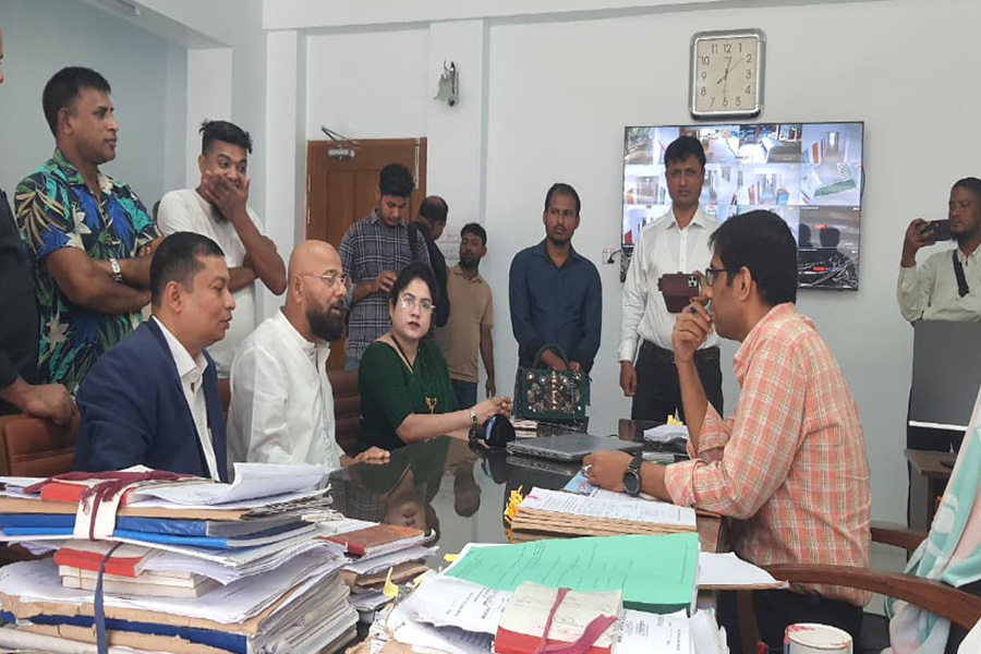 শিক্ষা-প্রতিষ্ঠানের সমস্যা সমাধানে শিক্ষা প্রকৌশল অধিদপ্তরে এম এ মালিক