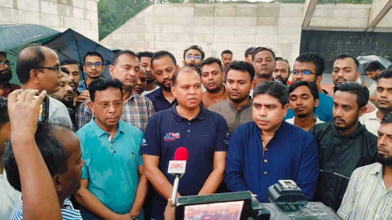 জিয়াউর রহমানের মাজারে ‘আমরা বিএনপি পরিবার’-এর শ্রদ্ধা নিবেদন