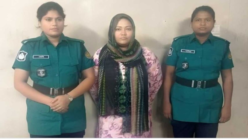 আদালতে মমতাজ: হট্টগোল, লিফটে নিতে আইনজীবীদের ‘বাধা’