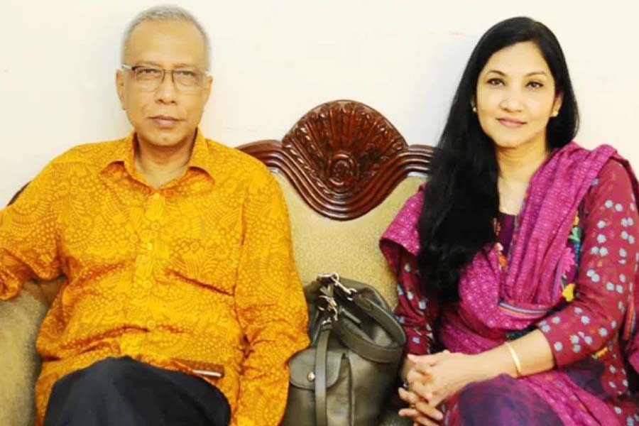 দুদকের মামলায় শেখ হাসিনার সাবেক প্রেস সচিব ও তার  স্ত্রী