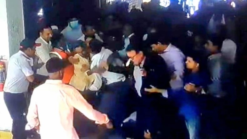 জাতীয় বিশ্ববিদ্যালয়ের উপাচার্যের ওপর হামলা