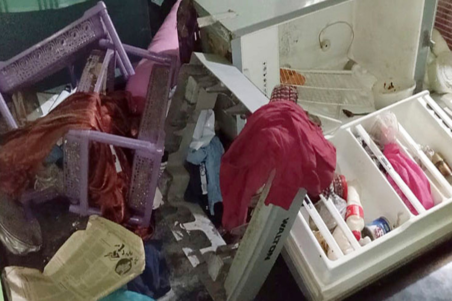 ঈশ্বরদীতে বিএনপি কর্মীর উপর জামায়াত নেতার হামলা