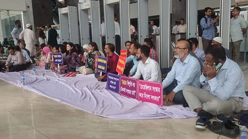 ‘চেয়েছিলাম সংস্কার, করে দিলো সৎকার’