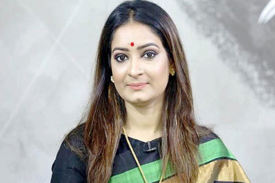 গণেশ লুঙ্গির আড়ালে লুকিয়ে থাকা বিপ্লবী নয় : নিপুণ