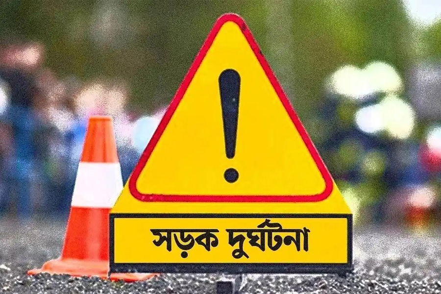 নোয়াখালীতে ট্রাকচাপায় নিহত ৬