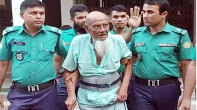 ১২০ বছর বয়সী সেই বৃদ্ধ কারাগারে কেন?
