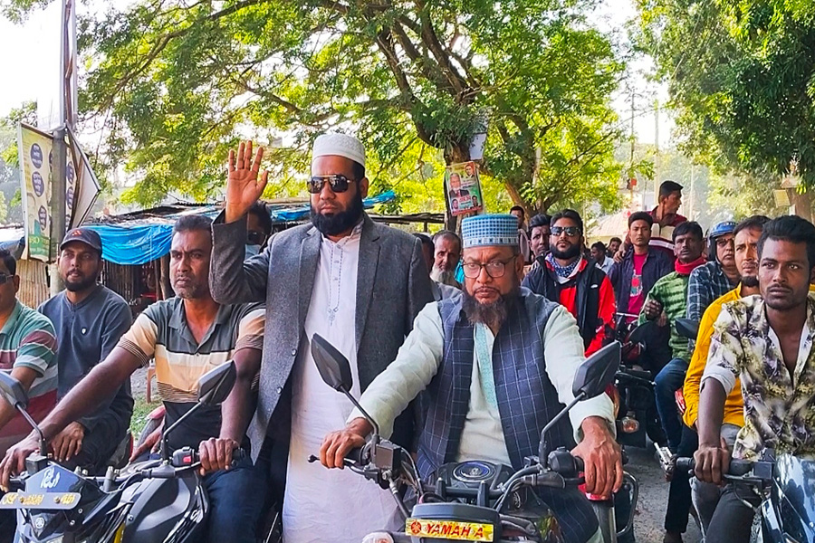 রাজবাড়ী-২ এ ধানের শীষের প্রচারণায় বিএনপি নেতা মুজাহিদ