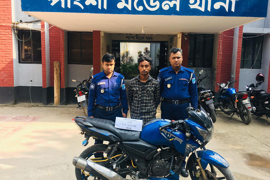 পাংশায় পৃথক অভিযানে মোটরসাইকেলসহ গ্রেপ্তার ৩