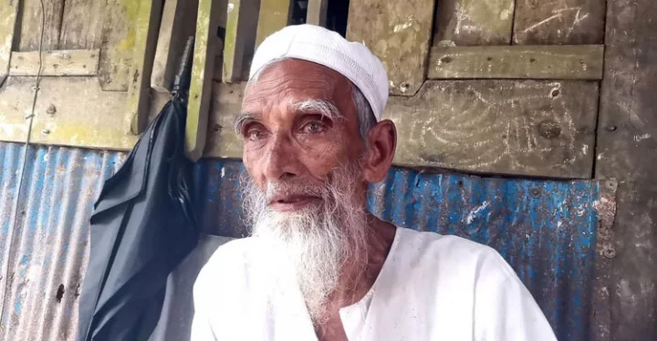 বিয়ে দাবিতে ৭৫ বছরের বৃদ্ধের অনশন