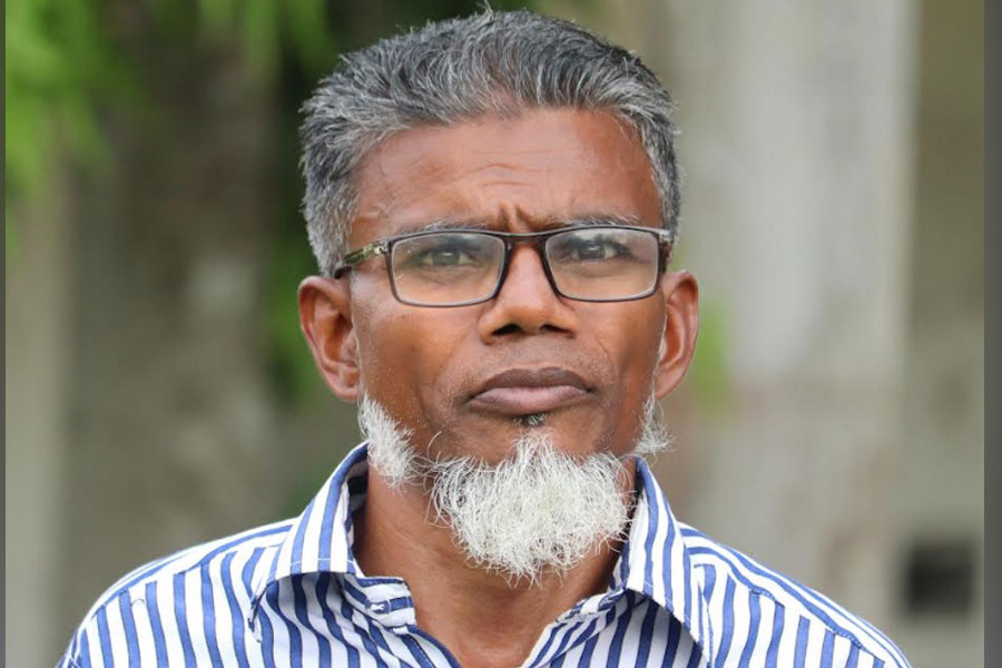 শিক্ষক দিবসে হার না মানা এক শিক্ষকের মৃত্যু