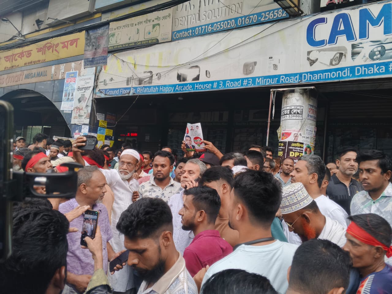 রাজধানীতে নির্বাচনী প্রচারণায় শেখ রবিউল আলম